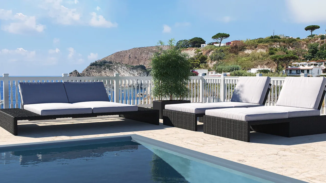 ARTELIA Estoria L Gartenlounge für 4 Personen, schwarz/weiß, Polyrattan/Glas, waschbare Bezüge, hohe Belastbarkeit