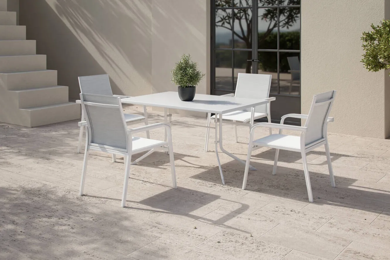 KETTLER Boulevard/Basic Plus Gartenessgruppe, weiß/hellgrau, Aluminium, Klapptisch 140 x 95 cm, 4 Stapelsessel