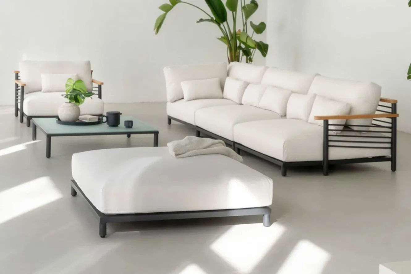 LIVING ZONE Dorina Plus Gartenlounge, grau/anthrazit, Alu/Holzoptik, wetterbeständig, UV-beständig, inkl. Kissen