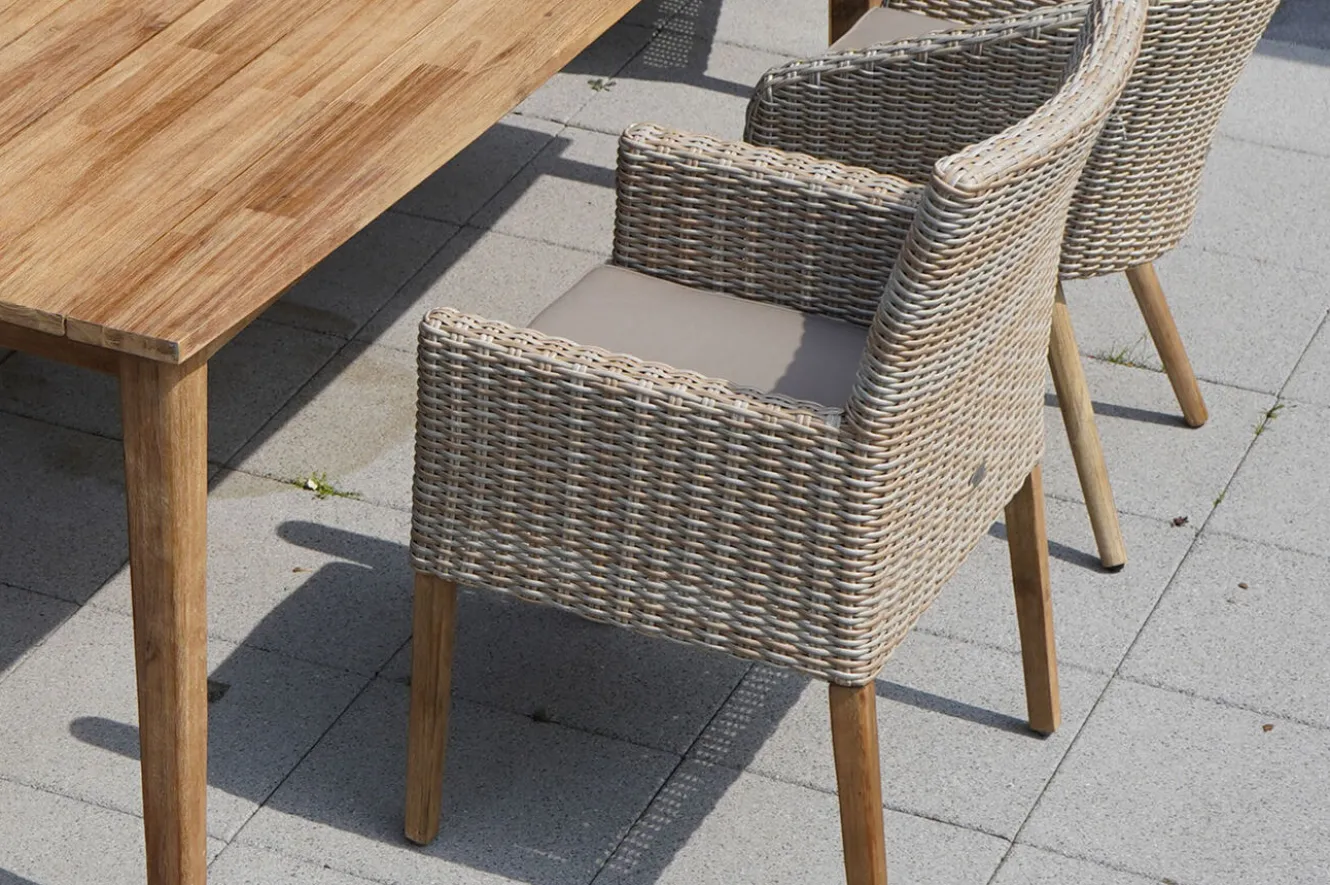 OUTFLEXX Borneo Landhaussessel, beige-meliert, Polyrattan/Akazie, 60x65x94cm, inkl. Polster, FSC®-zertifiziertes Produkt