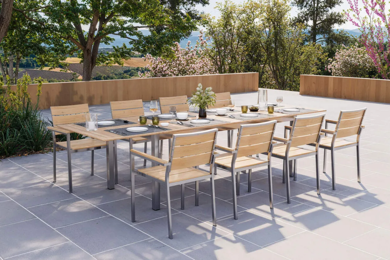 OUTFLEXX Falun Garten-Essgruppe mit 8 Sesseln, braun, Edelstahl/Teakholz, 200 x 100 cm ausziehbar, stapelbar, FSC®-zertifiziertes Produkt