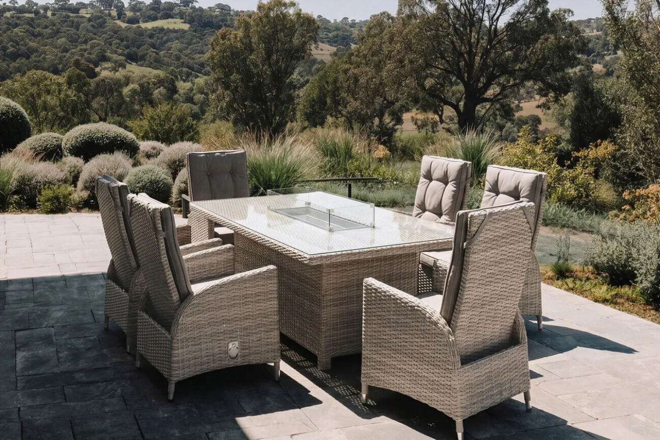 OUTFLEXX Garten-Essgruppe für 6 Personen, dessert-beige, Alu/Polyrattan, mit Feuertisch 200 x 100 cm, UV- & witterungsbeständig