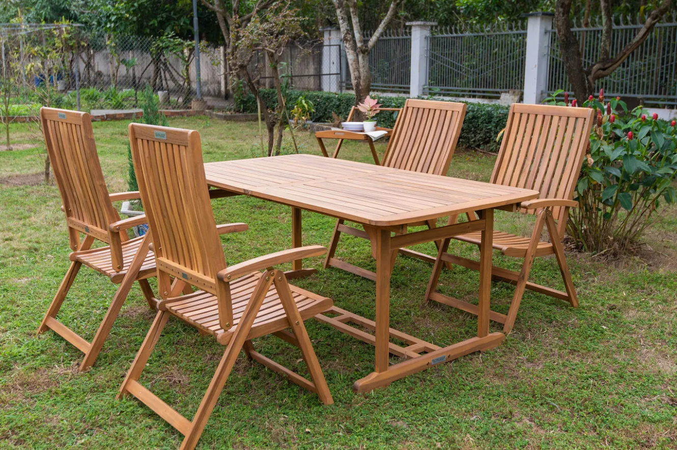 OUTFLEXX Garten-Essgruppe, natur, Akazie, Ausziehtisch 150/200 x 90 cm, 4 Klappstühle, FSC®-zertifiziertes Produkt