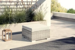 OUTFLEXX Hocker, desert-beige, Aluminium/Polyrattan, 70 x 70 x 31 cm, mit Fußkappen, pflegeleicht, hohe Belastbarkeit