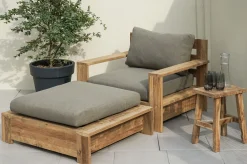 OUTFLEXX Kassel Loungehocker, recyceltes Teakholz, inkl. Polster aus Olefin, rustikal gebürstet