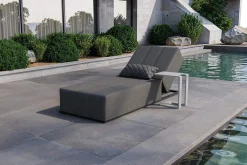 OUTFLEXX Porvoo Gartenliege, hellgrau/weiß, Aluminium/Polyester, 215 x 90 cm, verstellbare Rückenlehne, inkl. Beistelltisch