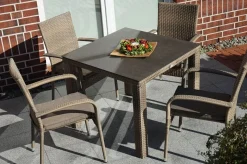 OUTFLEXX Rabida Dining Tisch, champagner-meliert, Polyrattan, 90 x 90 cm, Glasplatte in Steinoptik