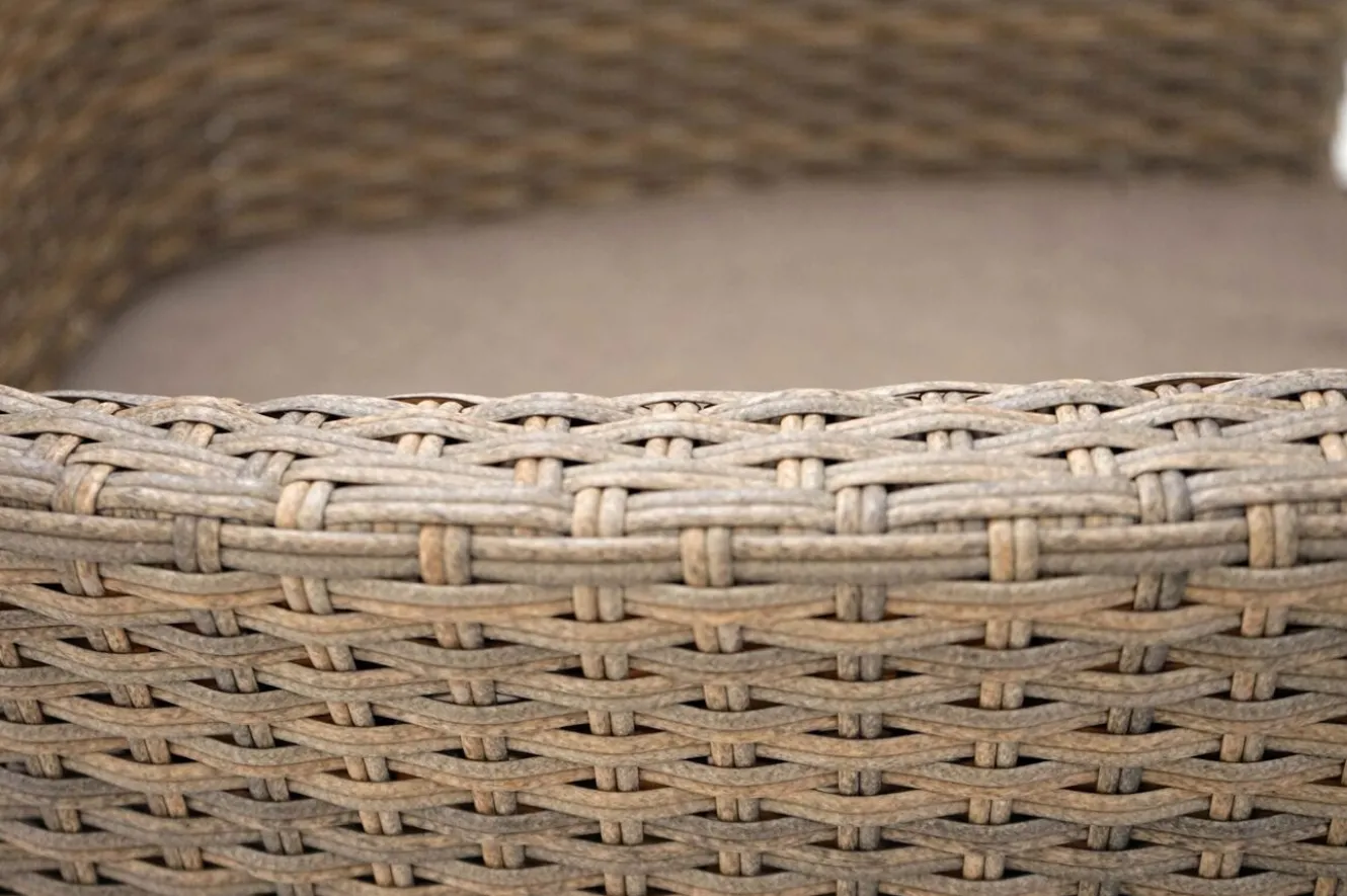 OUTFLEXX Rabida Garten-Essgruppe, champagner-meliert, Polyrattan, Tisch 90 x 90 cm, 4 Stapelsessel, Glasplatte in Steinoptik