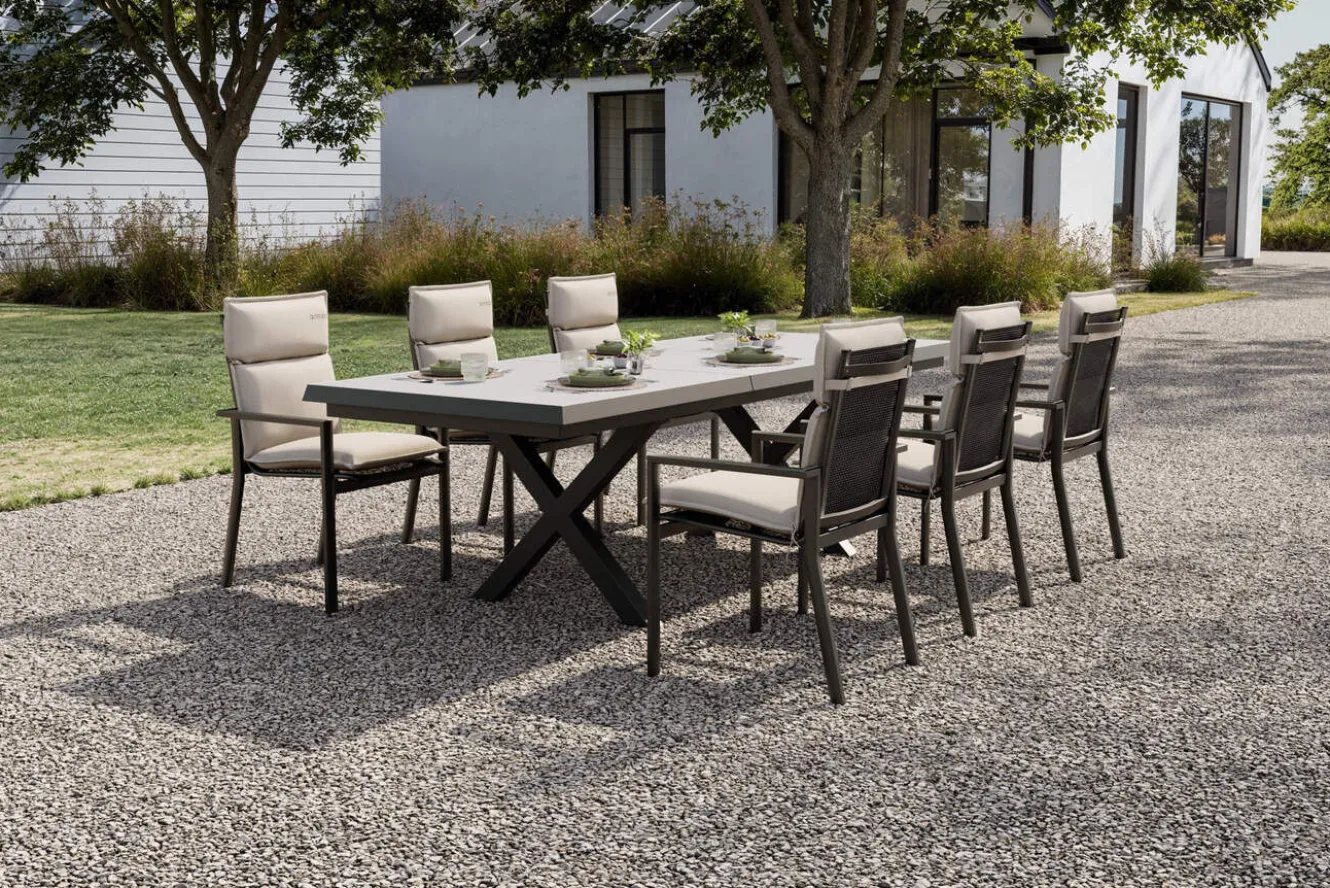 OUTFLEXX Serro Garten-Essgruppe, anthrazit matt/schwarz,nature, Alu/Steinimitat/Textilene/Polyester, Tisch 200/260 x 100 cm, 6 Stapelsessel inkl. 6 Auflagen
