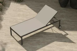 OUTFLEXX Sonnenliege, Schwarz, Aluminium, pflegeleicht, korrosionsbeständig, mit Fußkappen, hohe Belastbarkeit, witterungsbeständig