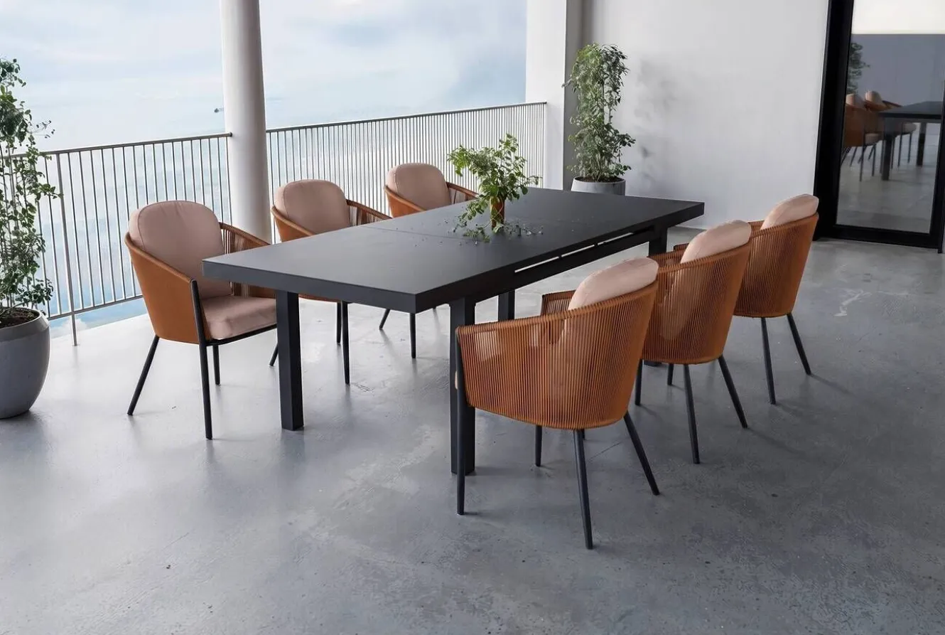 OUTFLEXX Tavio Garten-Essgruppe, anthrazit/orange, Alu/Rope-Geflecht, ausziehbare Tischplatte 180/240 x 100 cm, 6 Diningsessel