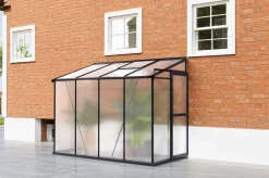 OUTFLEXX Verde Comfort Anlehn-Gewächshaus, schwarzer Rahmen, Aluminium/Polycarbonat, 265 x 125 x 210 cm, pulverbeschichtet, UV-Schutz, Schiebetür