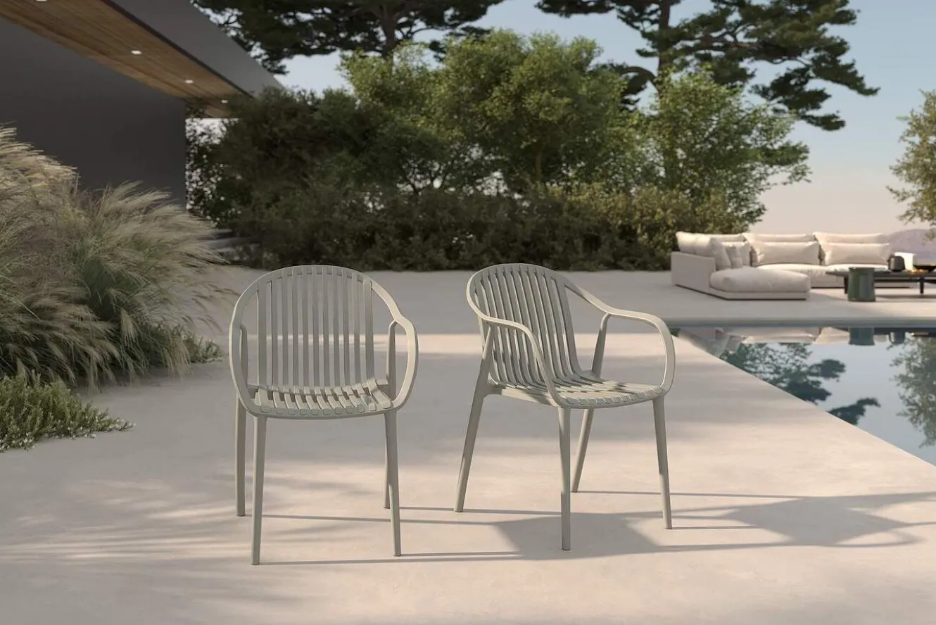 VILLANA Pico Curve Balkon-Set, grau, Kunststoff, Tisch Ø 70 cm und 2 Stapelsessel, UV- und wetterfest