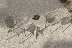 VILLANA Pico Curve Balkon-Set, grau, Kunststoff, Tisch Ø 70 cm und 2 Stapelsessel, UV- und wetterfest