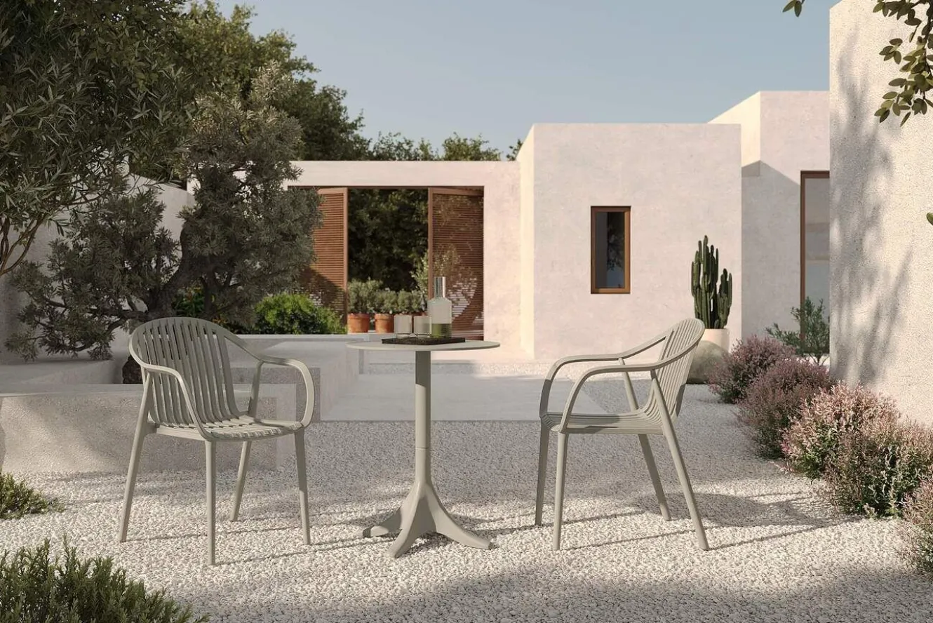 VILLANA Pico Curve Balkon-Set, grau, Kunststoff, Tisch Ø 70 cm und 2 Stapelsessel, UV- und wetterfest