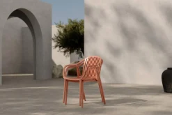 VILLANA Pico Curve Stapelsessel 2er-Set, ziegelrot, Kunststoff, 56,5 x 59,5 x 83 cm, stapelbar, UV-beständig