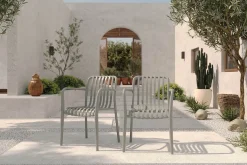 VILLANA Pico Soft Balkon-Set, grau, Kunststoff, Tisch Ø 70 cm und 2 Stapelsessel, UV-beständig, wetterfest