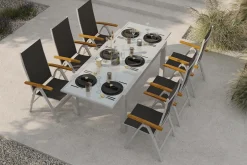 VILLANA Sylvania Garten-Essgruppe mit 6 Klappstühlen, silber/anthrazit, Aluminium/Glas, inkl. Eukalyptus-Armlehnen, ausziehbarer Tisch 160/220 x 90 cm, FSC®-zertifiziertes Produkt