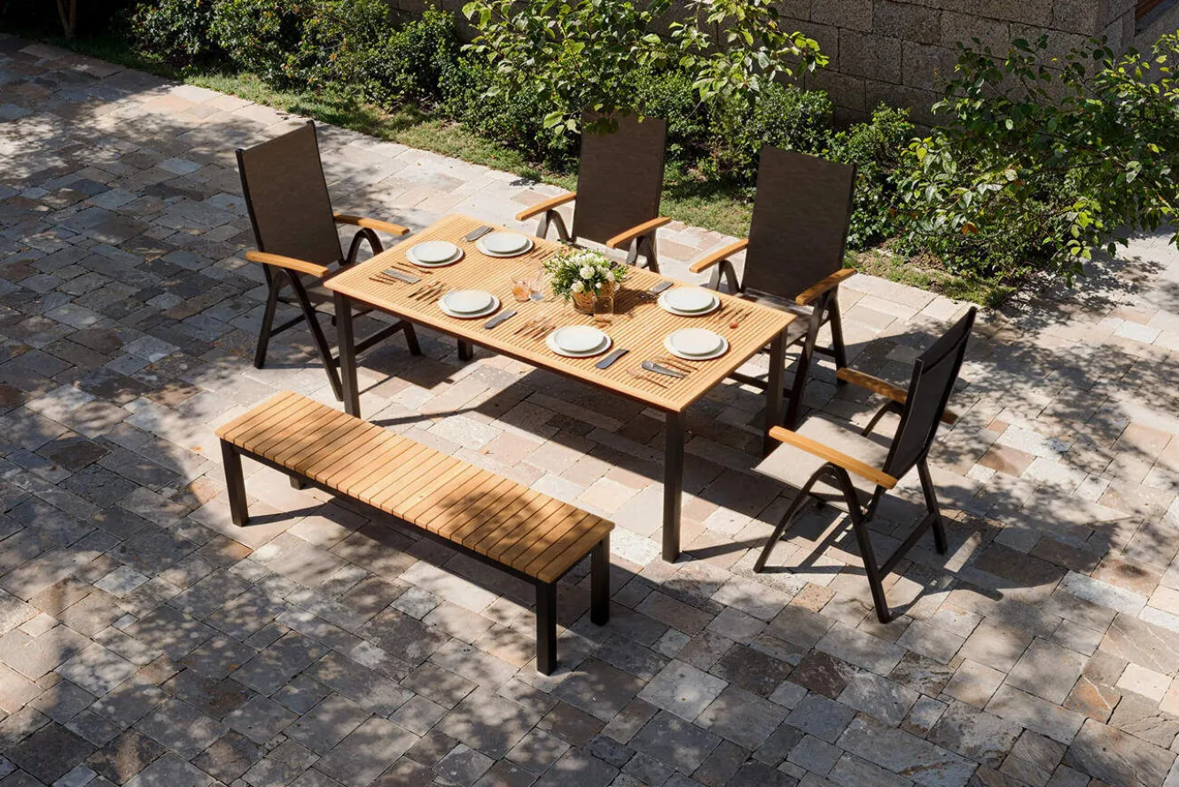 VILLANA Tasmania Garten-Essgruppe mit Bank und 4 Klappstühlen, anthrazit/natur, Aluminium/Eukalyptus, Tischplatte 180 x 90 cm, FSC®-zertifiziertes Produkt
