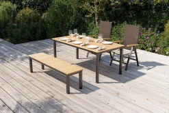 VILLANA Tasmania Garten-Essgruppe mit Bank und 2 Klappstühlen, anthrazit/natur, Aluminium/Eukalyptus, Tischplatte 180 x 90 cm, FSC®-zertifiziertes Produkt