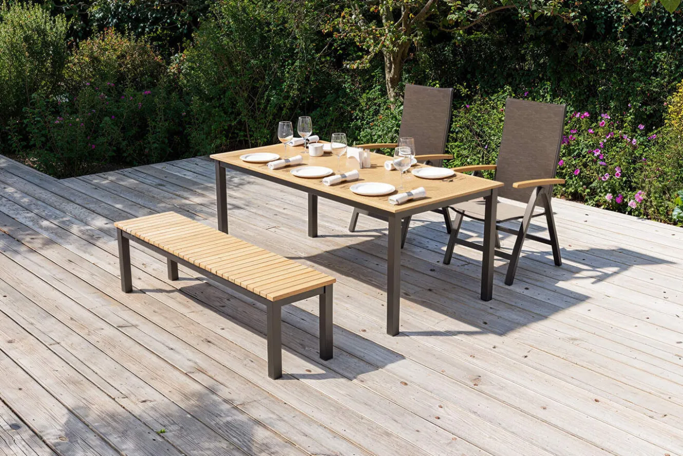 VILLANA Tasmania Garten-Essgruppe mit Bank und 2 Klappstühlen, anthrazit/natur, Aluminium/Eukalyptus, Tischplatte 180 x 90 cm, FSC®-zertifiziertes Produkt
